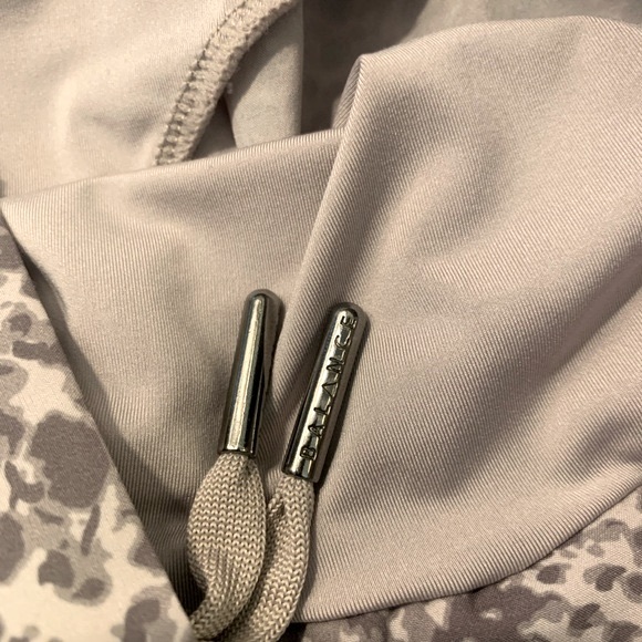 New! Balance Athletica Women’s “the Breeze” Running shorts Med Boa Lululemon - Picture 7 of 7